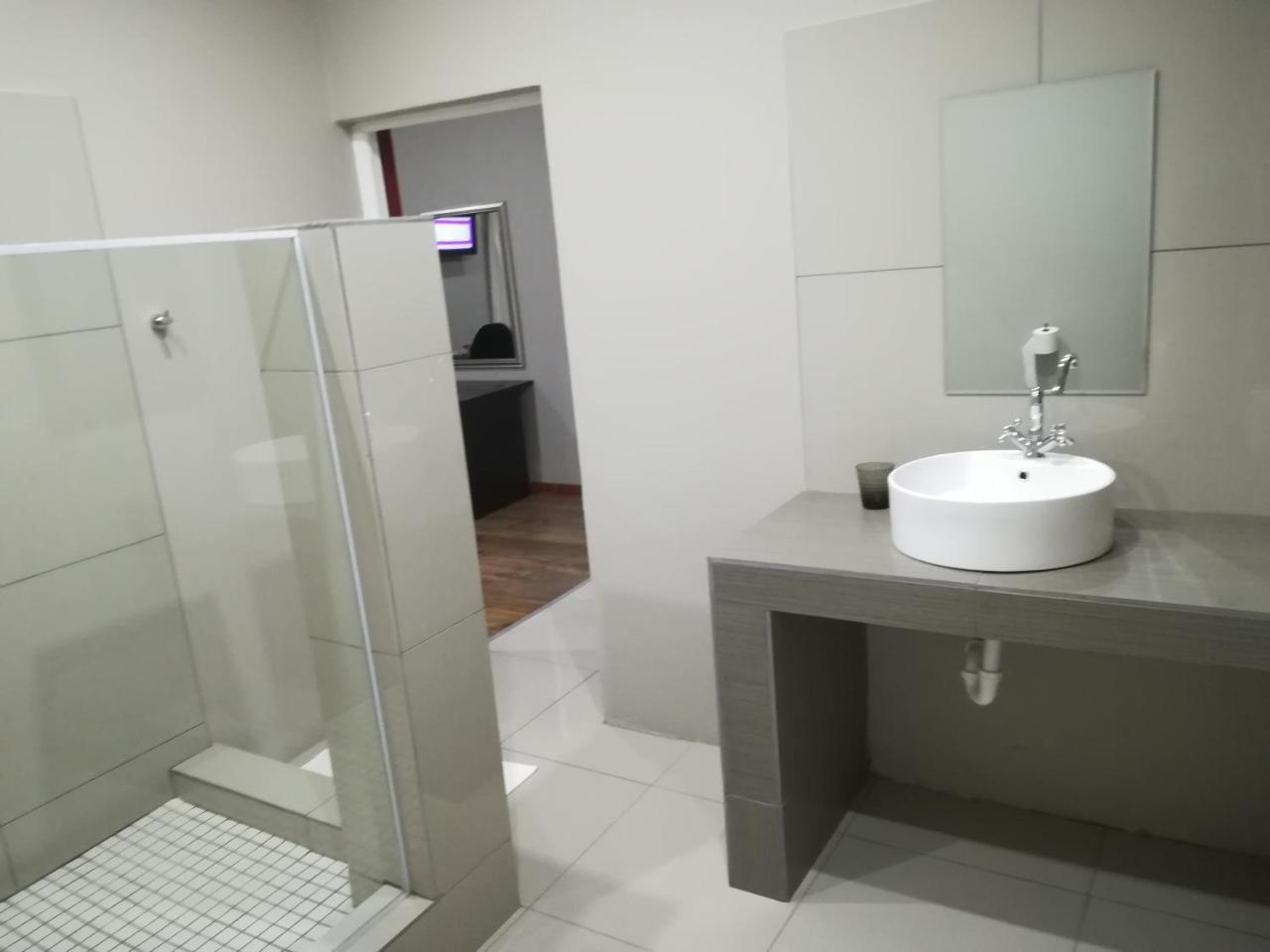 Tranquil House B&B @ 121 Berry St クイーンズタウン エクステリア 写真